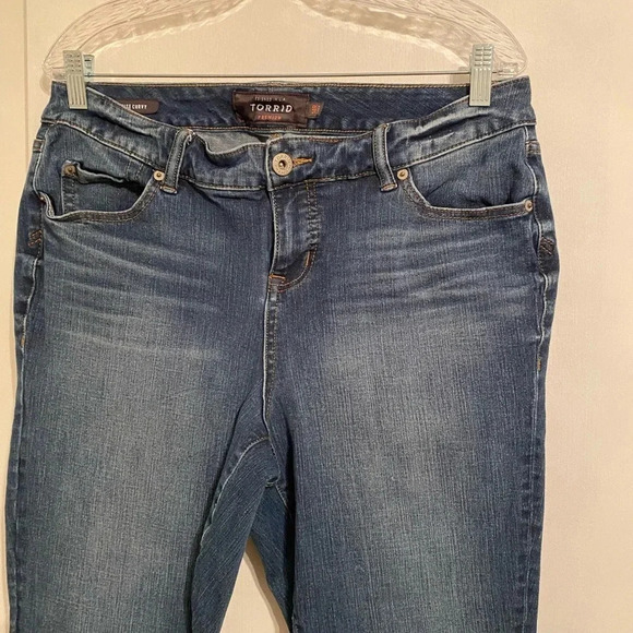 Torrid Premium Women Blue Stretch Skinny Denim Jeans Size 14R - Picture 4 of 6
